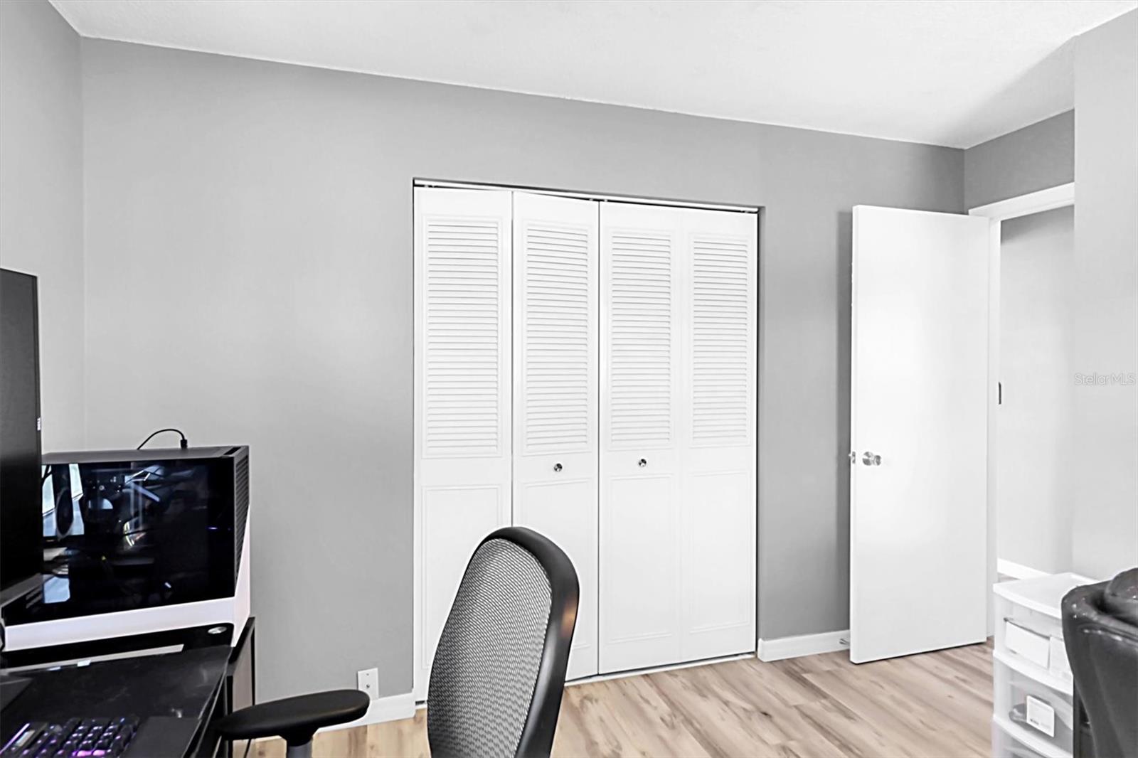 Image 17 of 41 For 3409 Plaza Avenue