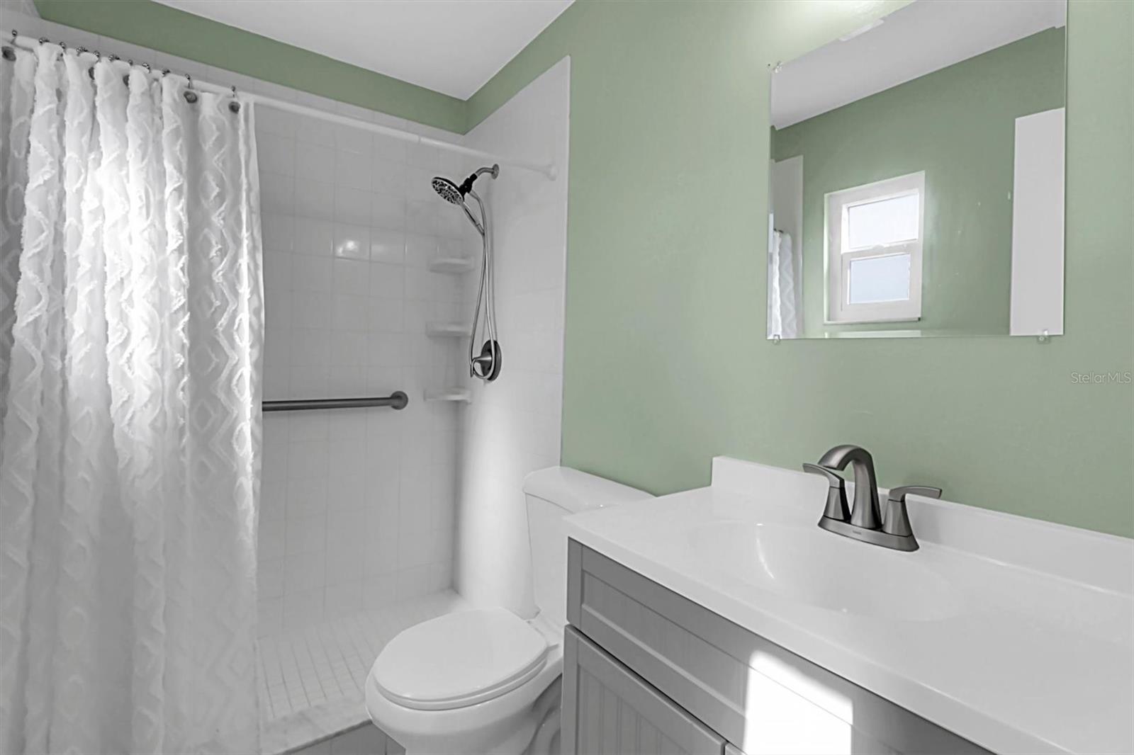 Image 18 of 41 For 3409 Plaza Avenue