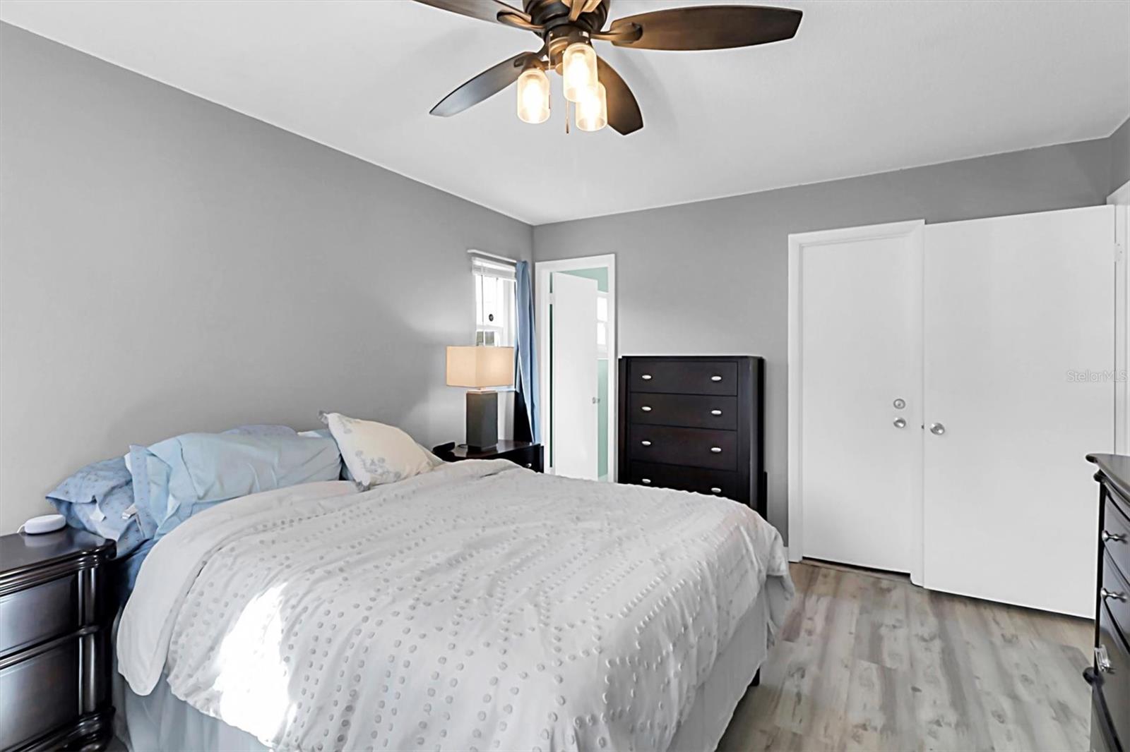 Image 21 of 41 For 3409 Plaza Avenue