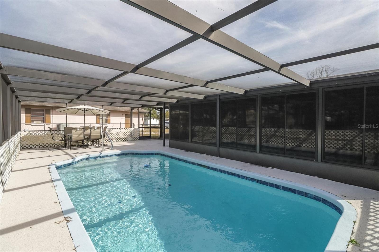 Image 24 of 41 For 3409 Plaza Avenue