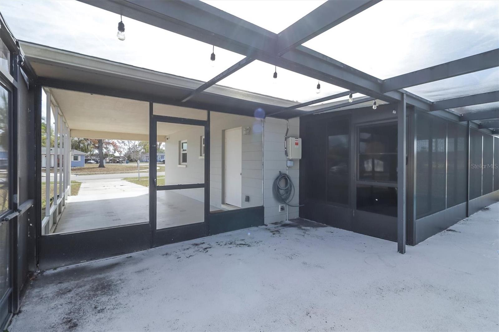 Image 29 of 41 For 3409 Plaza Avenue