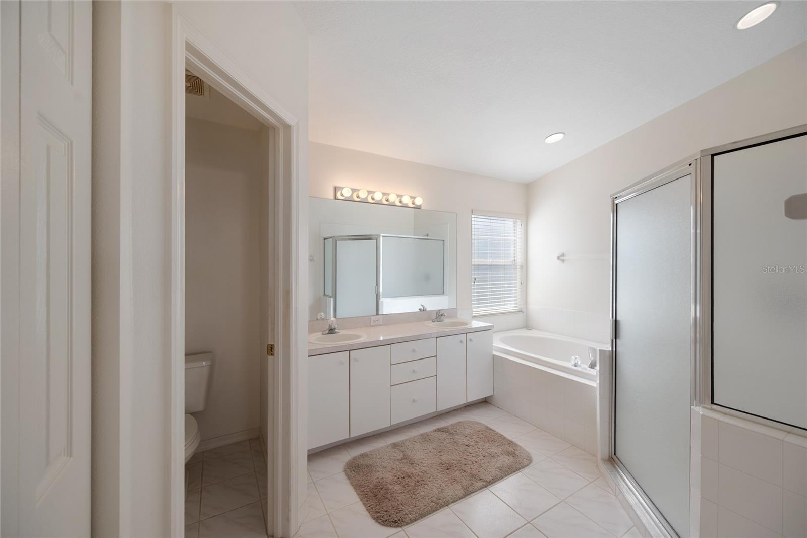 Image 25 of 44 For 12903 Lake Ventana Drive