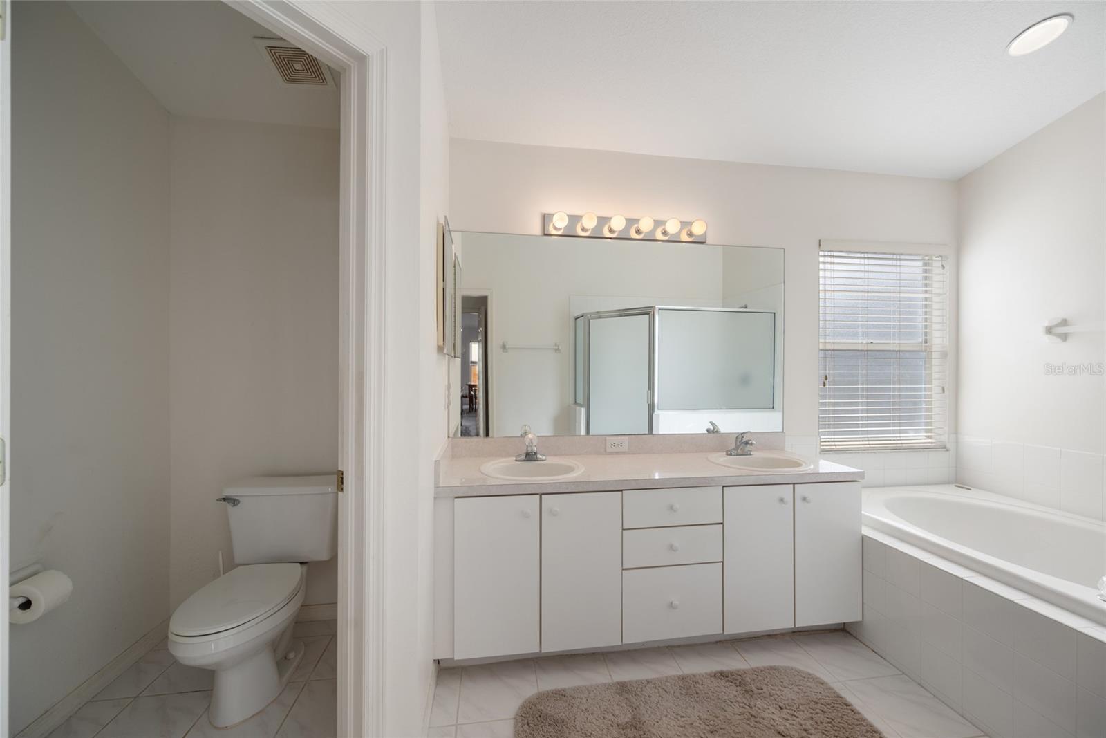 Image 27 of 44 For 12903 Lake Ventana Drive