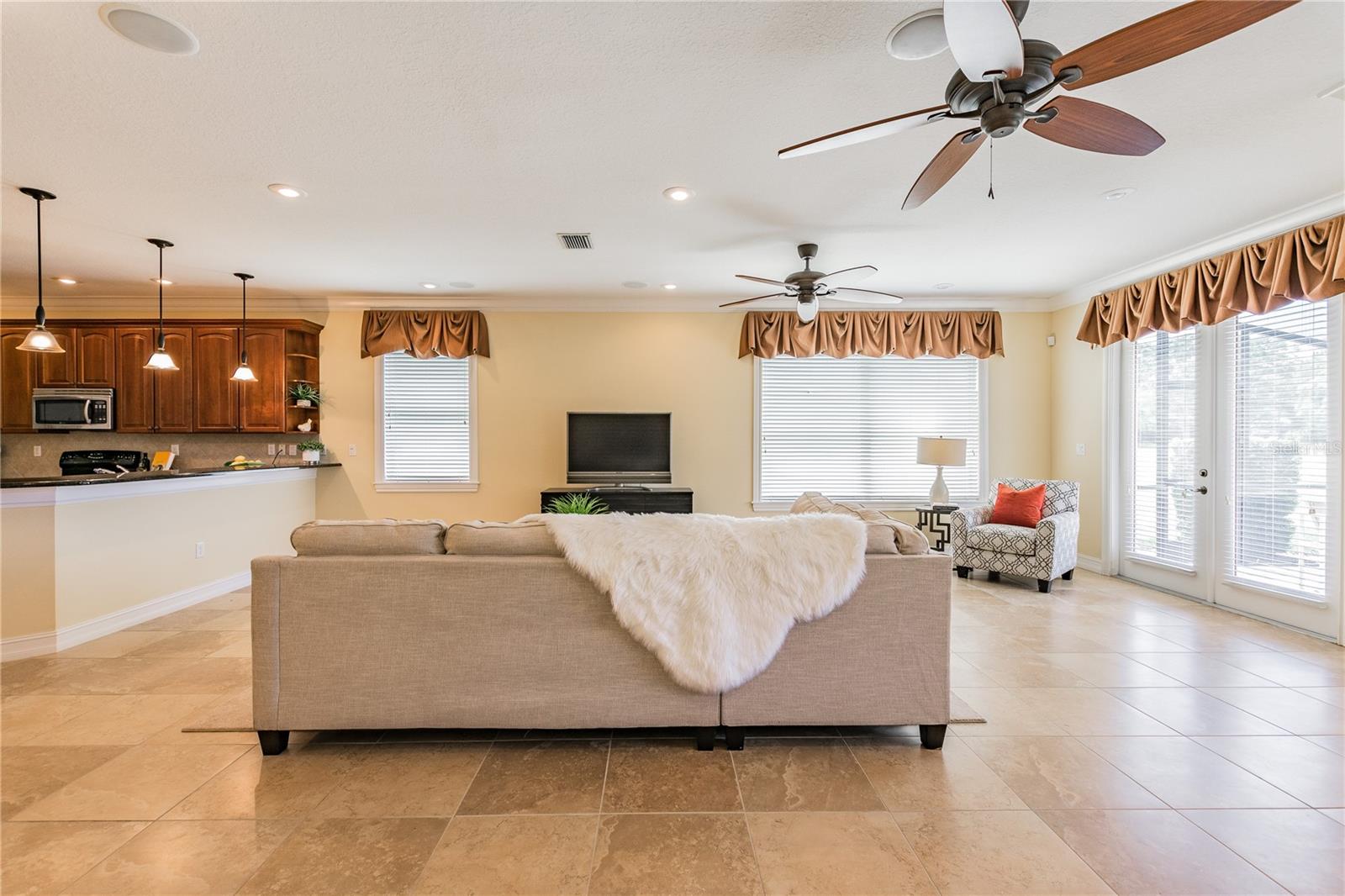 Image 8 of 44 For 13920 Clubhouse Drive