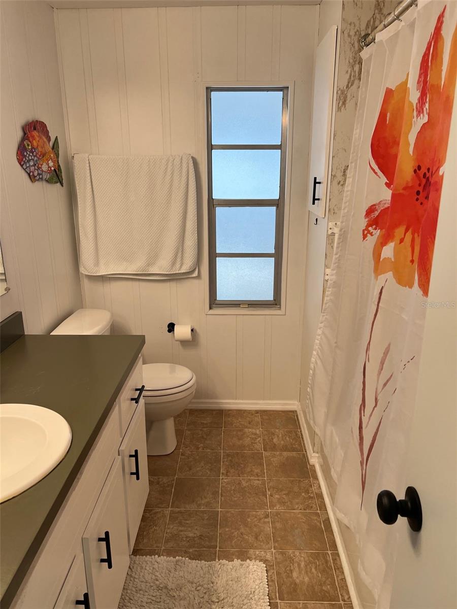 Image 17 of 32 For 576 Queen Palm Street