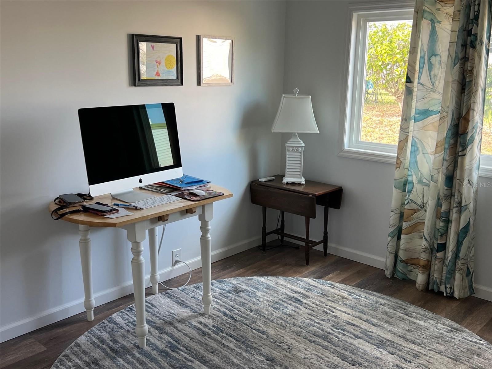 Image 19 of 32 For 576 Queen Palm Street