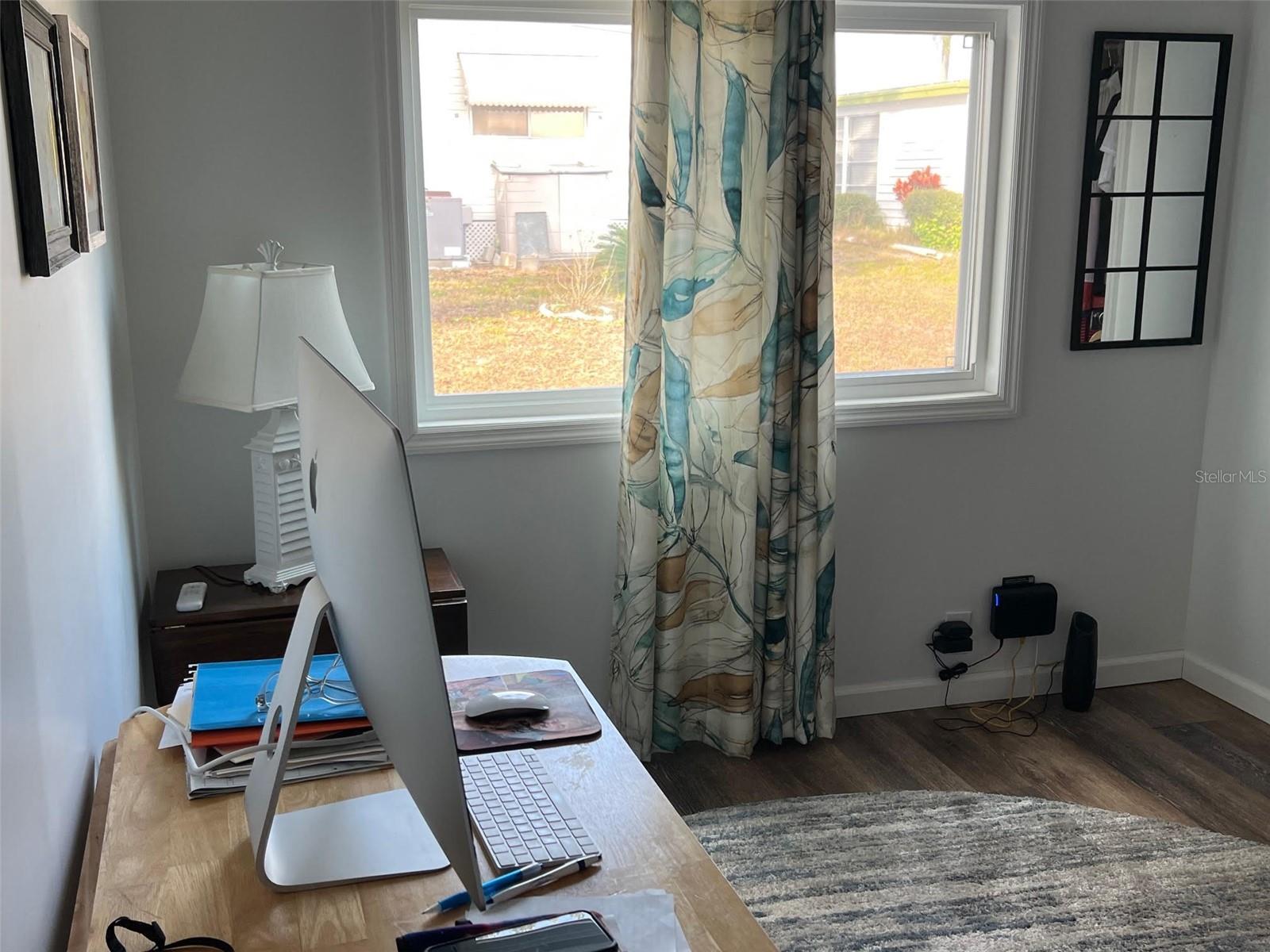 Image 20 of 32 For 576 Queen Palm Street