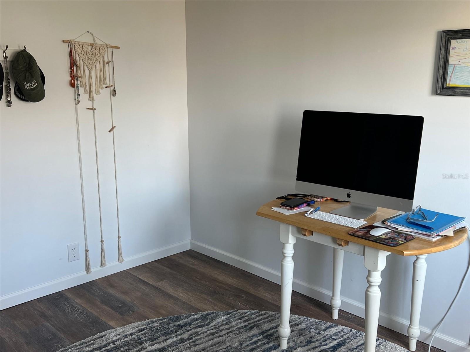 Image 22 of 32 For 576 Queen Palm Street