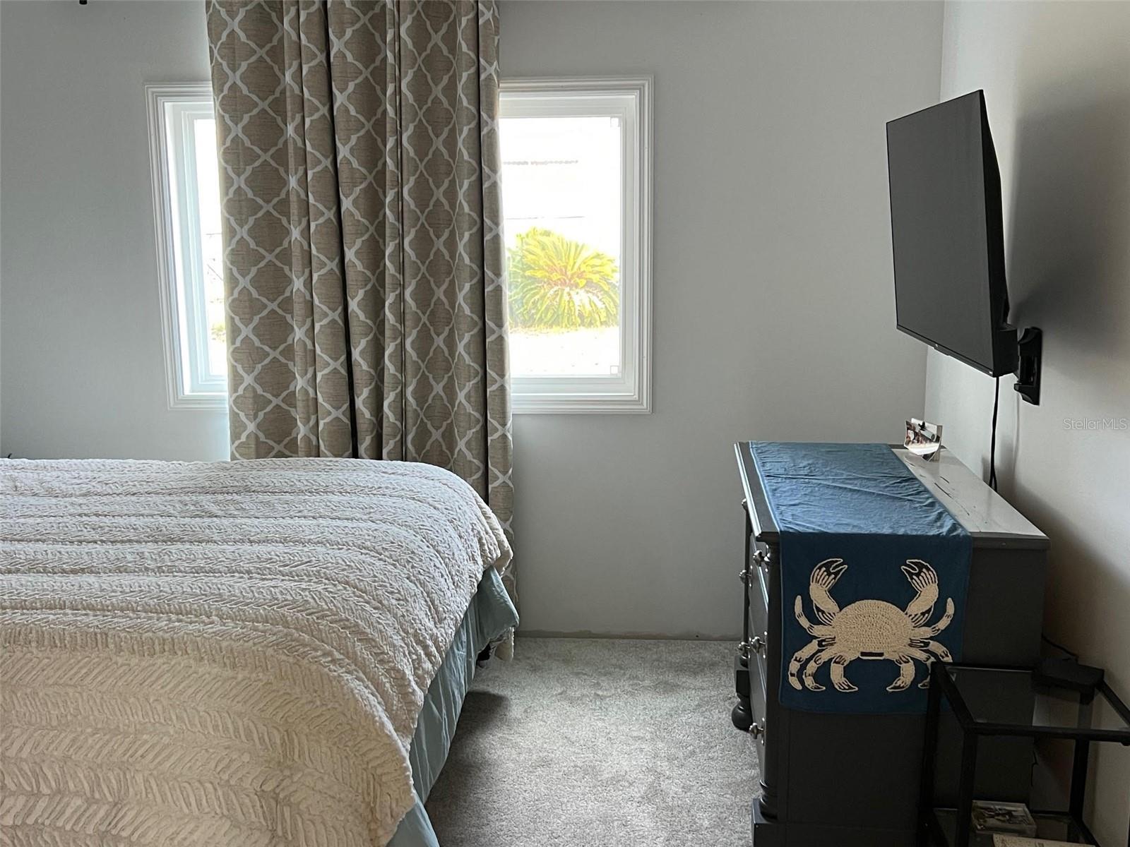 Image 25 of 32 For 576 Queen Palm Street