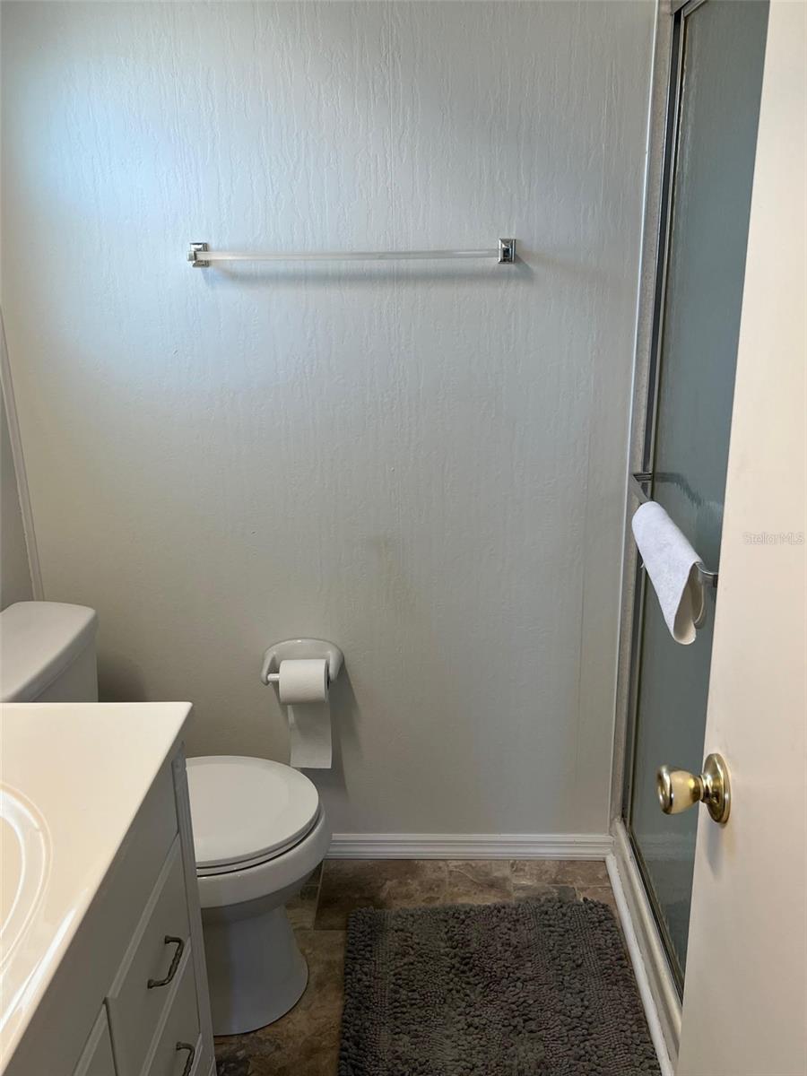 Image 27 of 32 For 576 Queen Palm Street