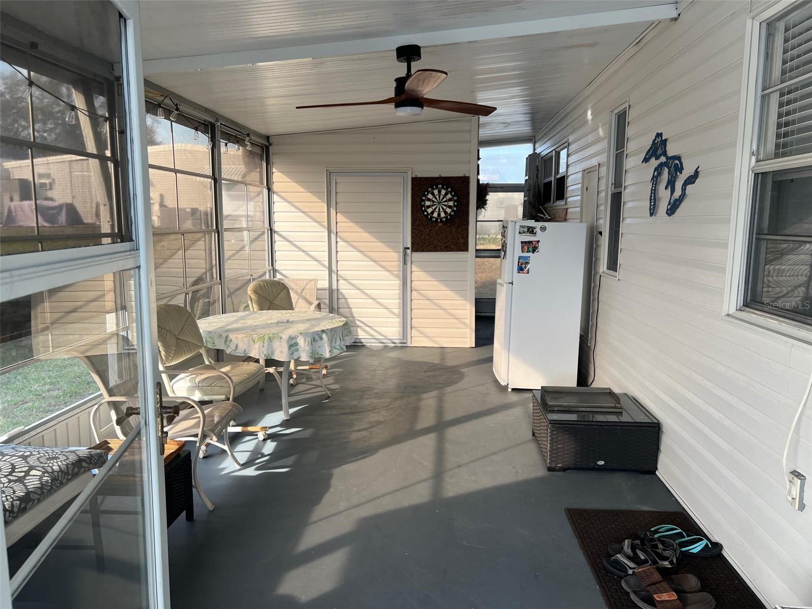 Image 30 of 32 For 576 Queen Palm Street