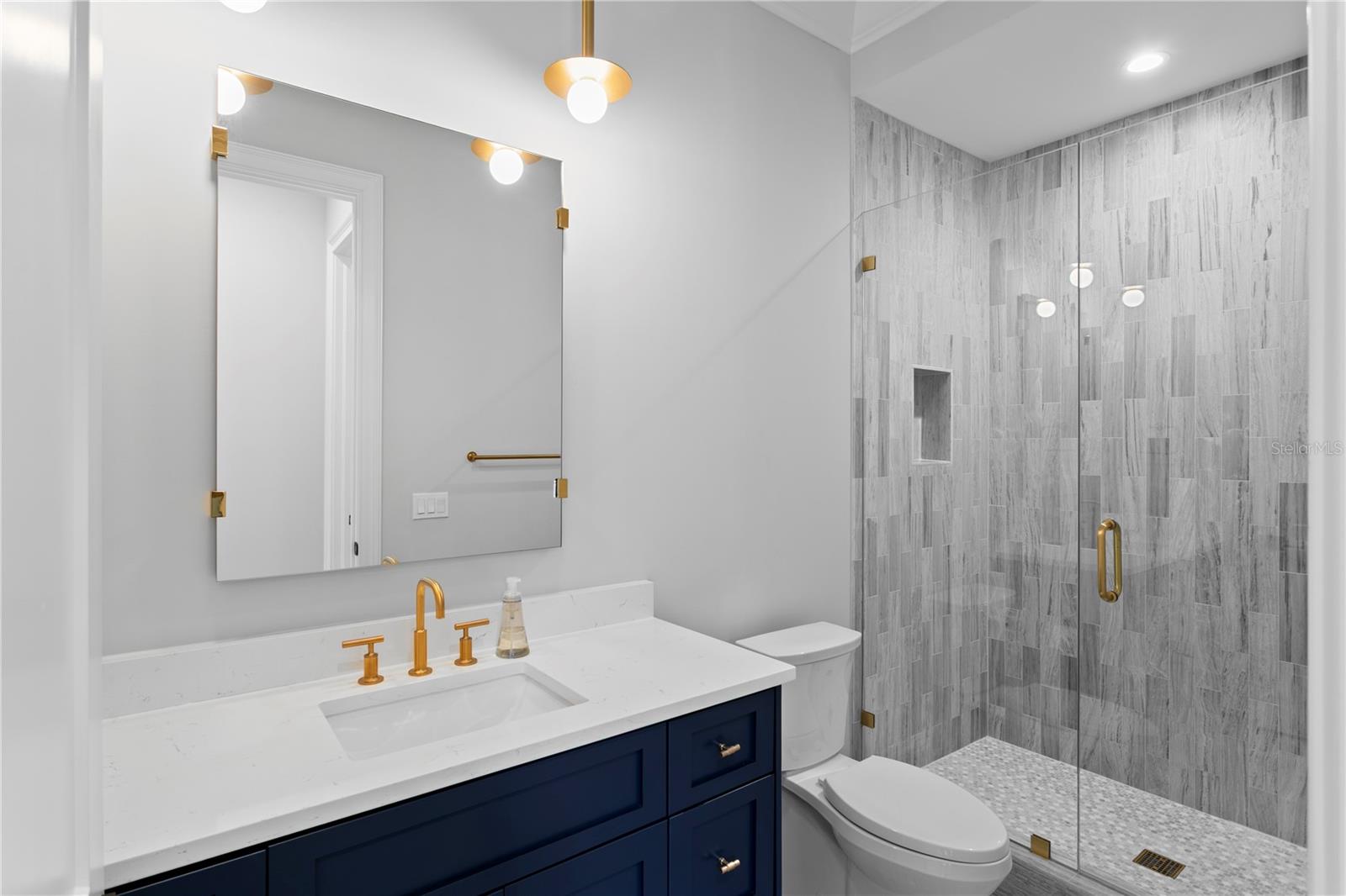 Image 26 of 65 For 4614 Lowell Avenue