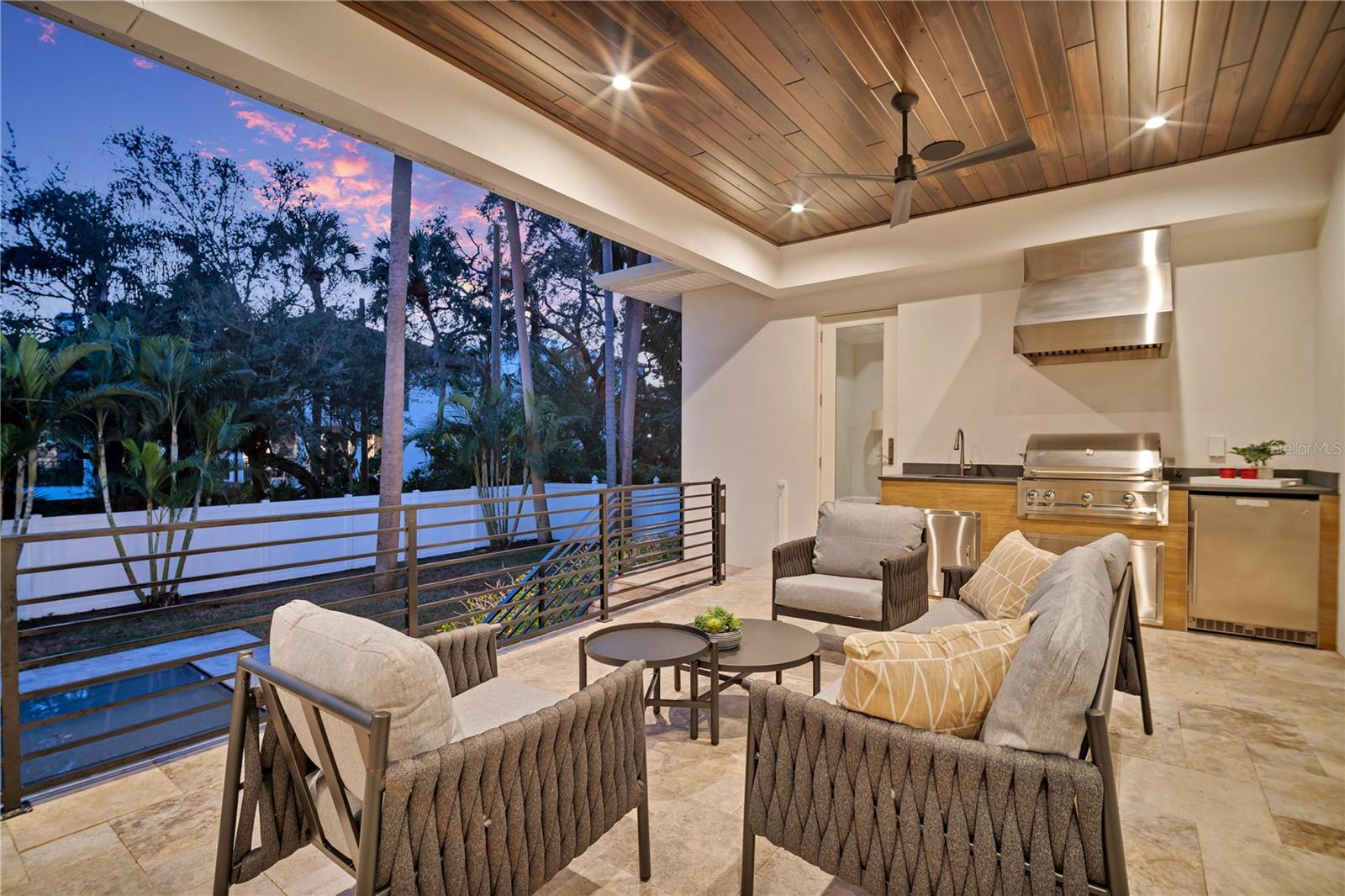 Image 6 of 65 For 4614 Lowell Avenue