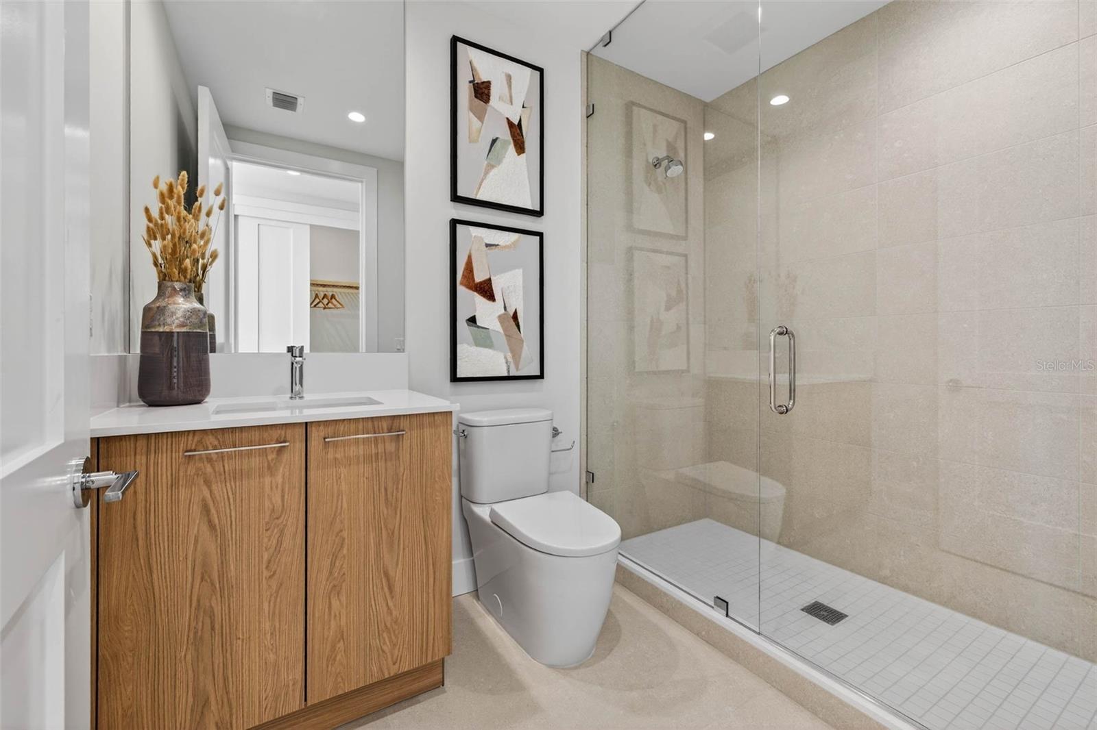 Image 26 of 63 For 275 1st Ave S  2706