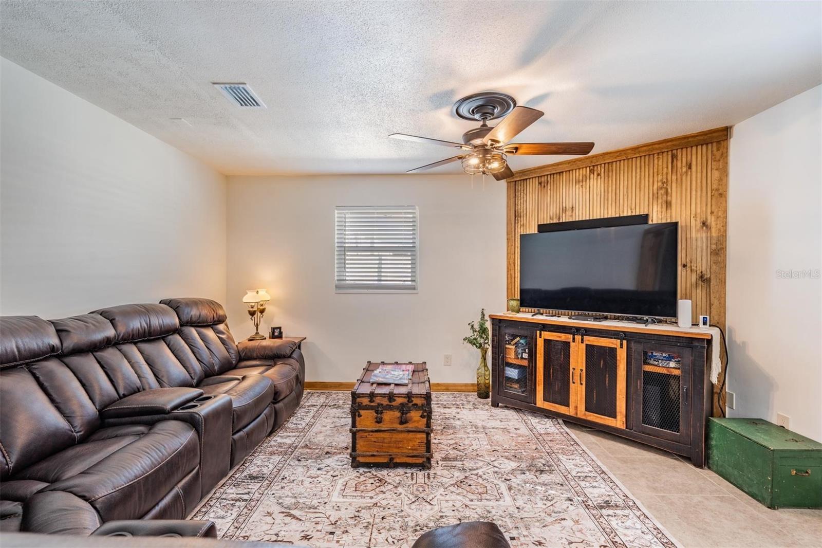 Image 16 of 35 For 2405 Summerlin Drive