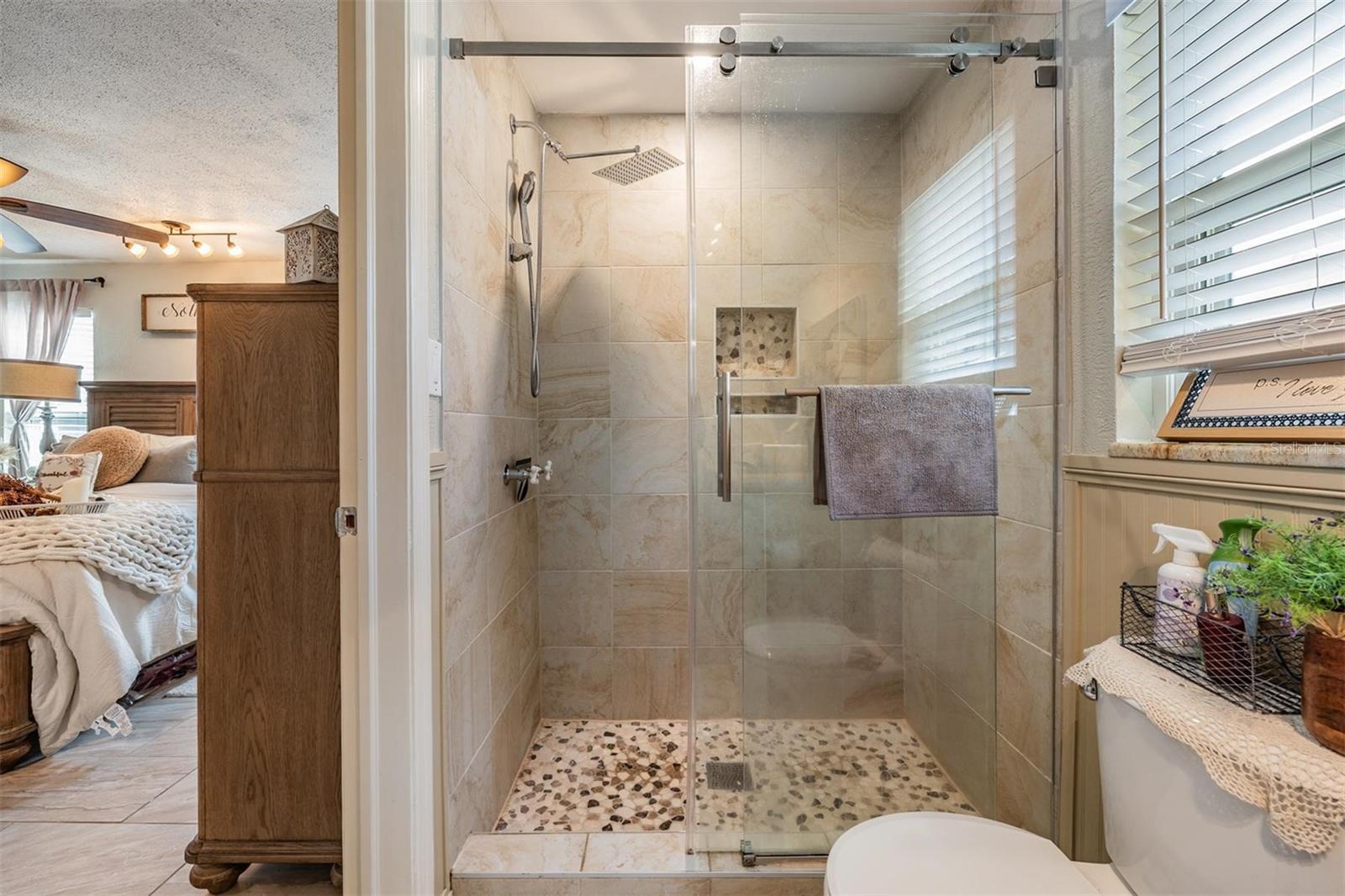 Image 25 of 35 For 2405 Summerlin Drive