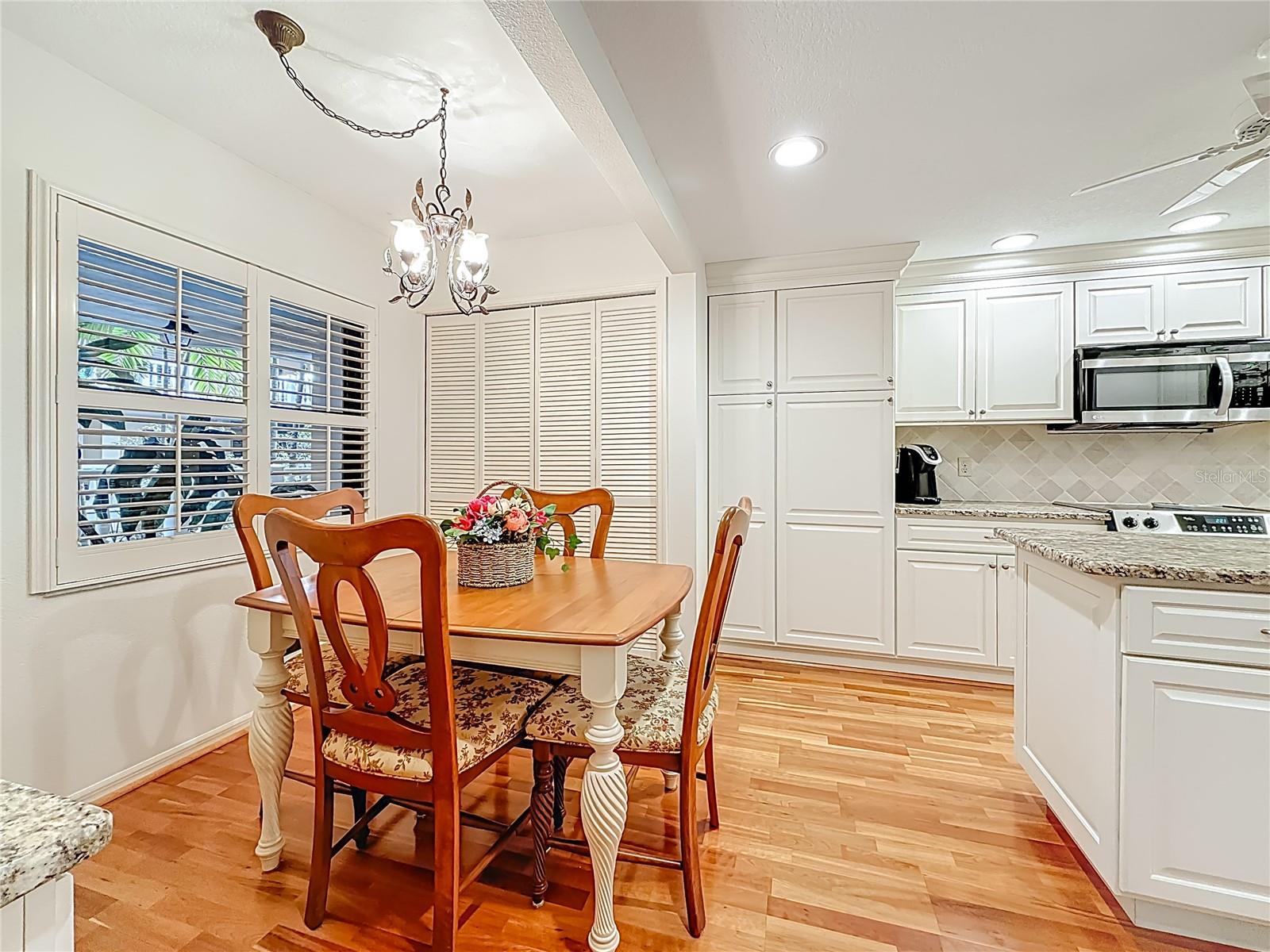 Image 17 of 68 For 6600 Sunset Way  208