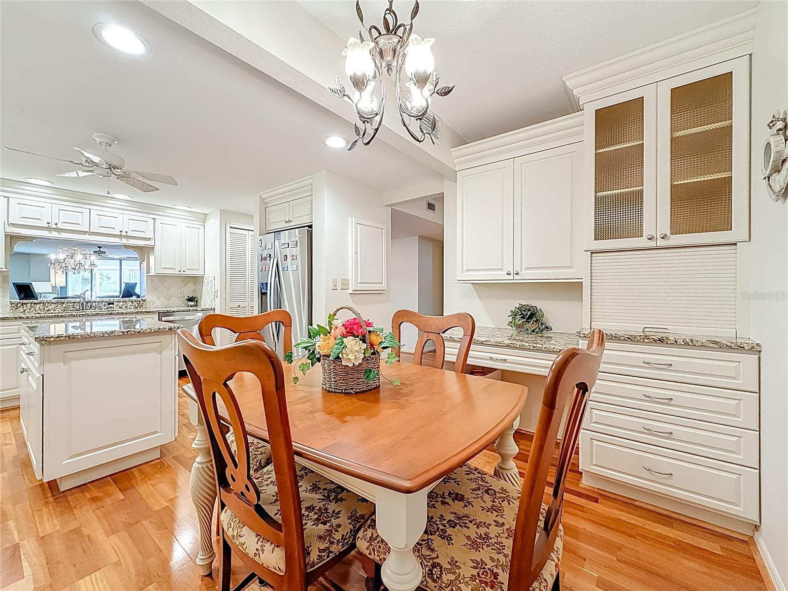 Image 18 of 68 For 6600 Sunset Way  208