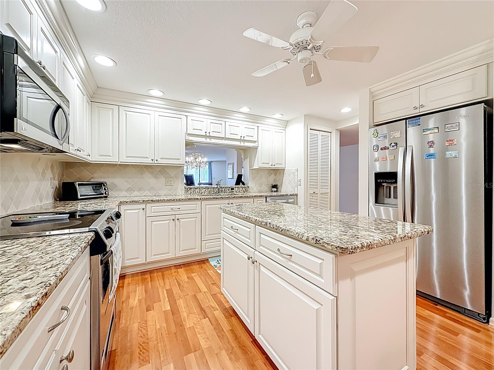 Image 21 of 68 For 6600 Sunset Way  208