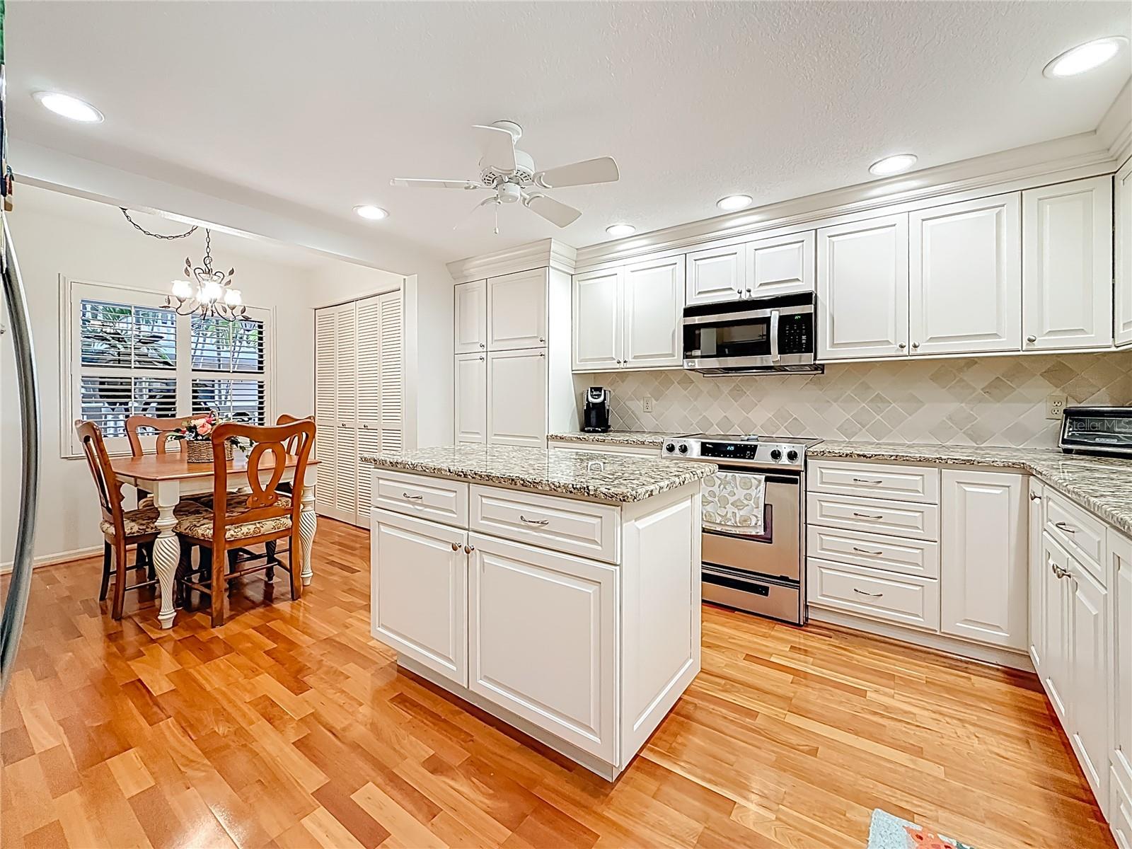 Image 26 of 68 For 6600 Sunset Way  208