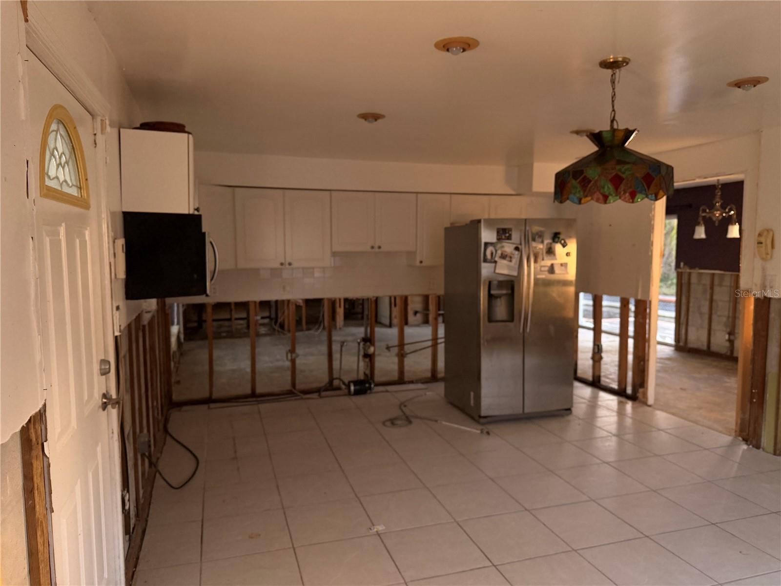 Listing photo id 3 for 4509 Renellie Drive