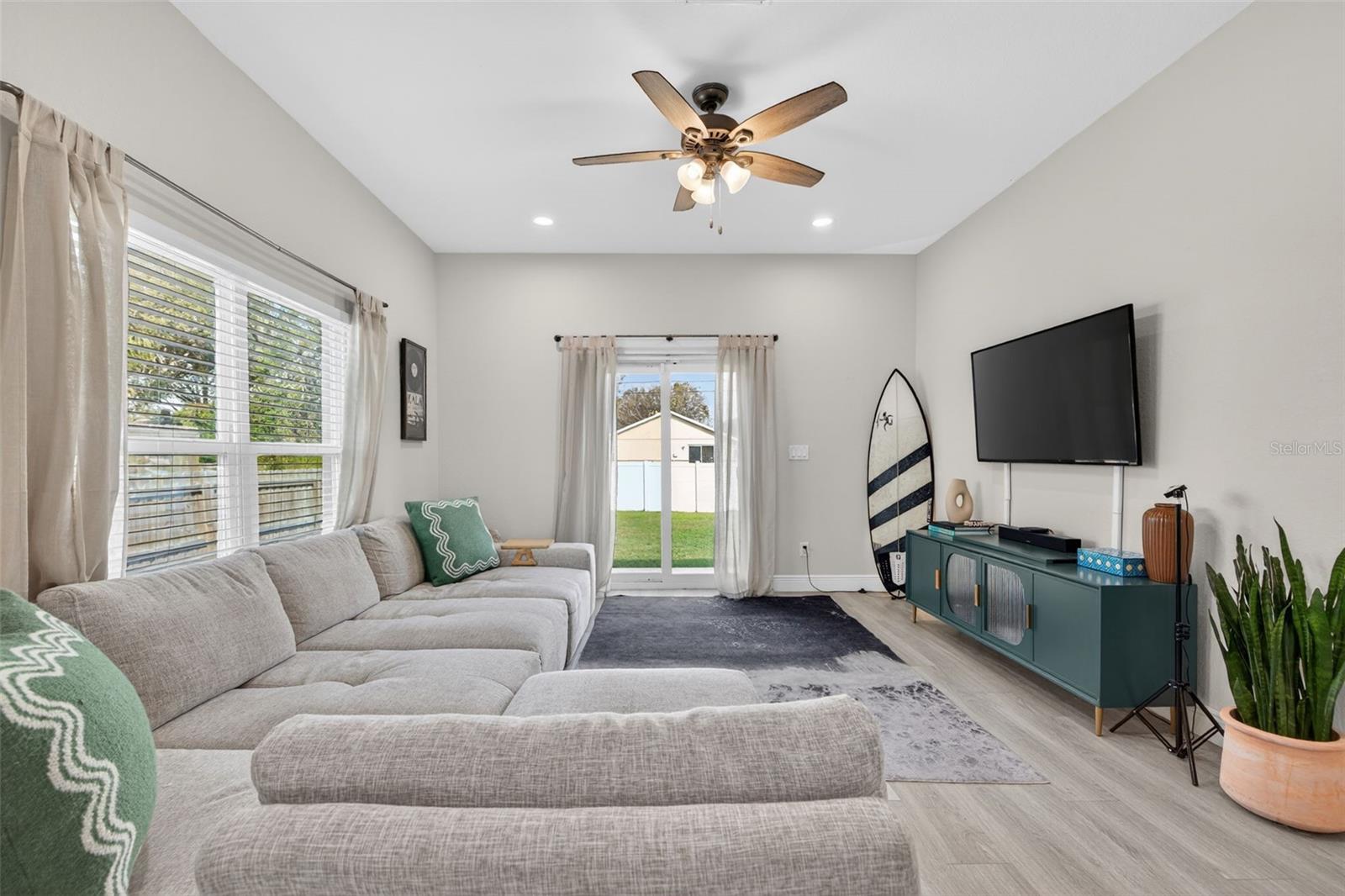 Image 15 of 30 For 4635 6th Avenue S