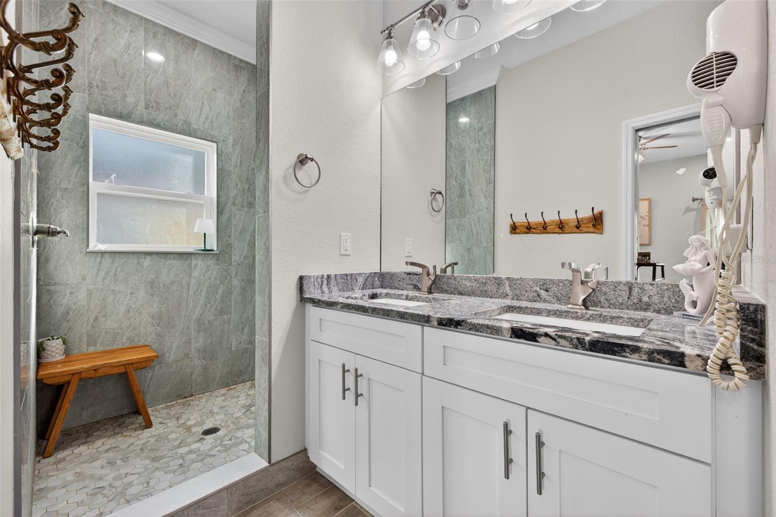 Image 17 of 30 For 4635 6th Avenue S