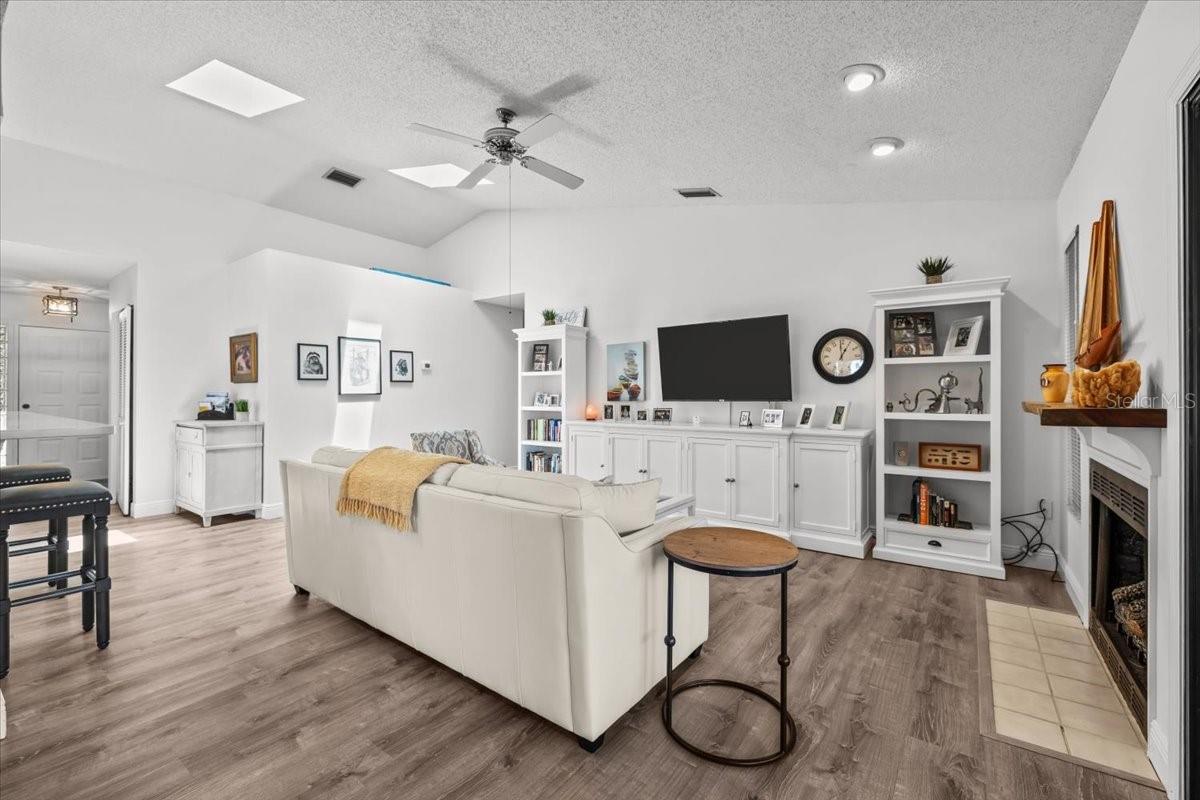 Image 19 of 46 For 110 Parkside Colony Drive