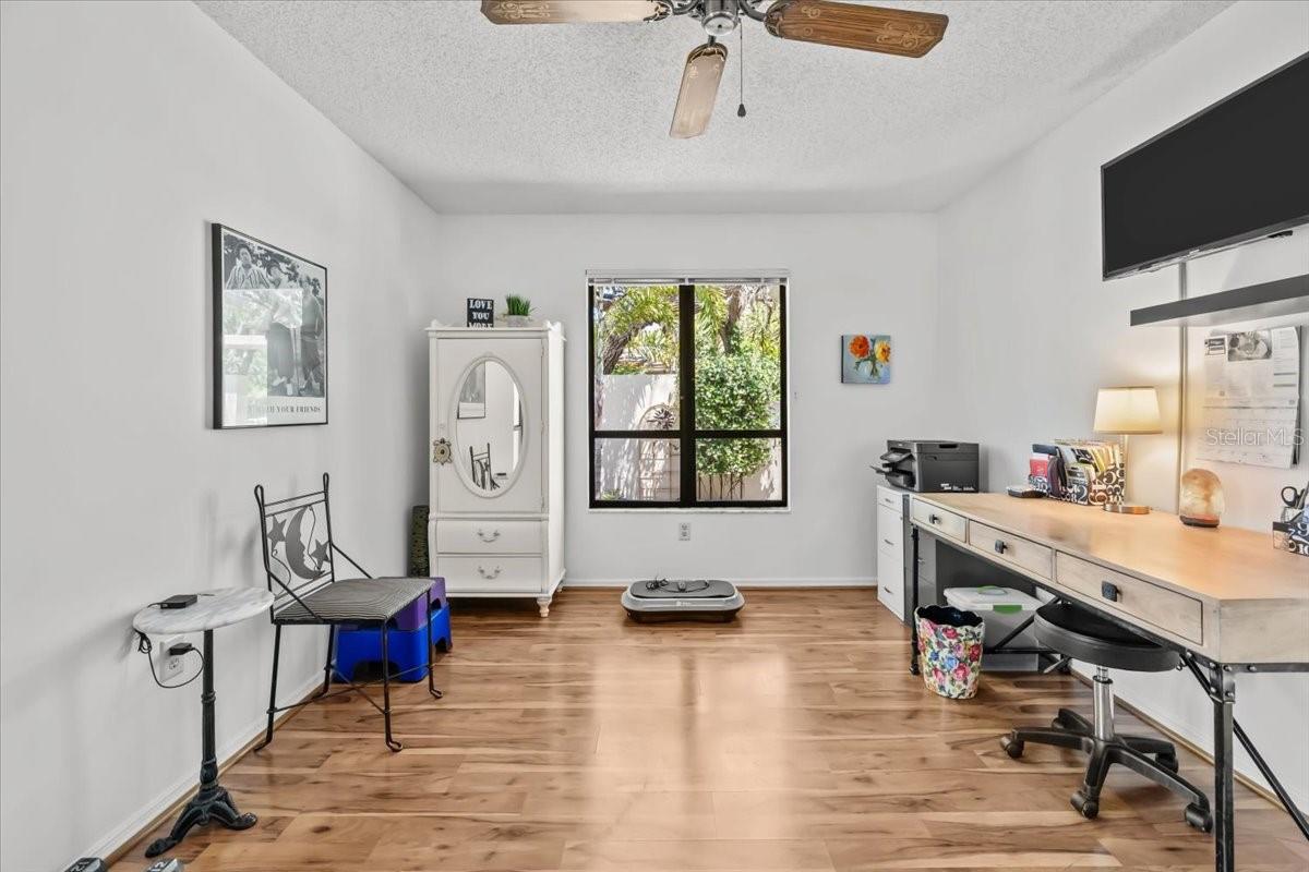 Image 9 of 46 For 110 Parkside Colony Drive