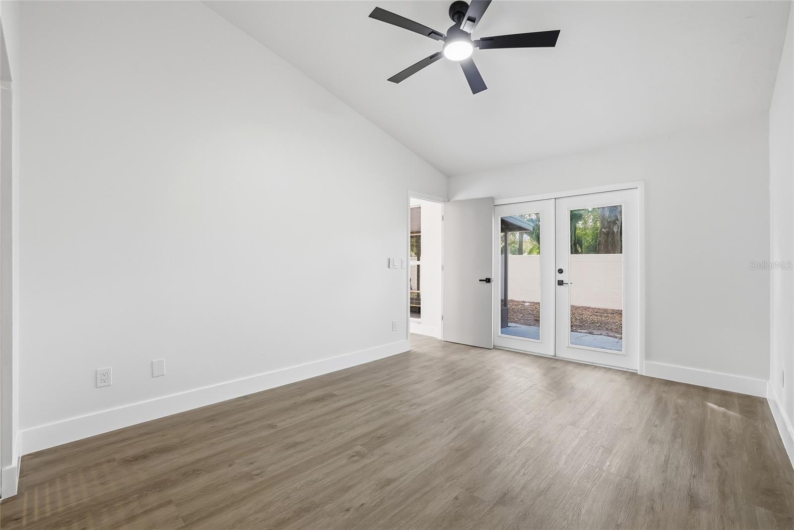 Image 13 of 38 For 9478 Forest Hills Circle