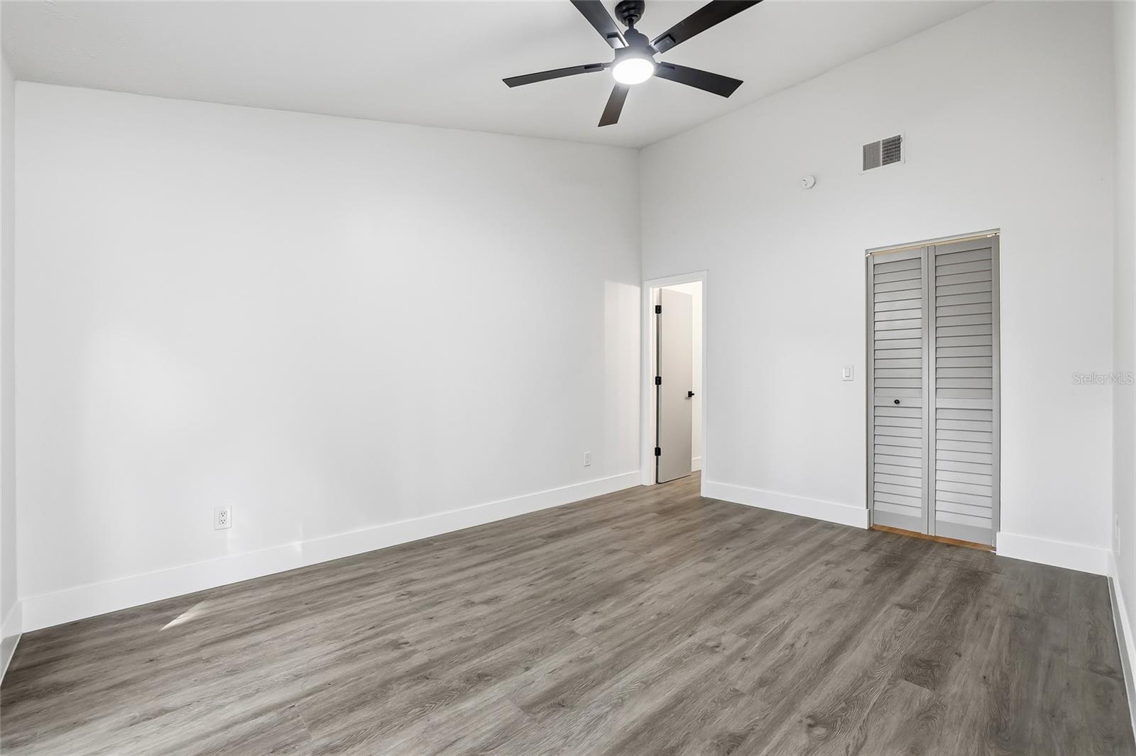 Image 20 of 38 For 9478 Forest Hills Circle