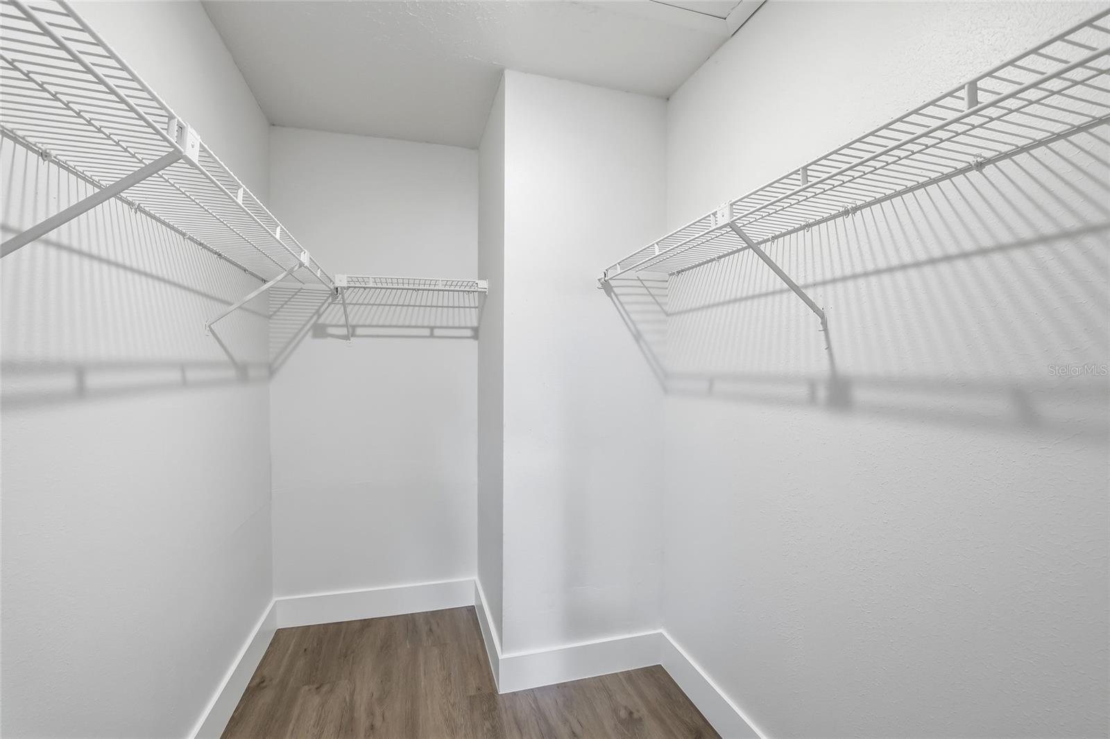 Image 21 of 38 For 9478 Forest Hills Circle