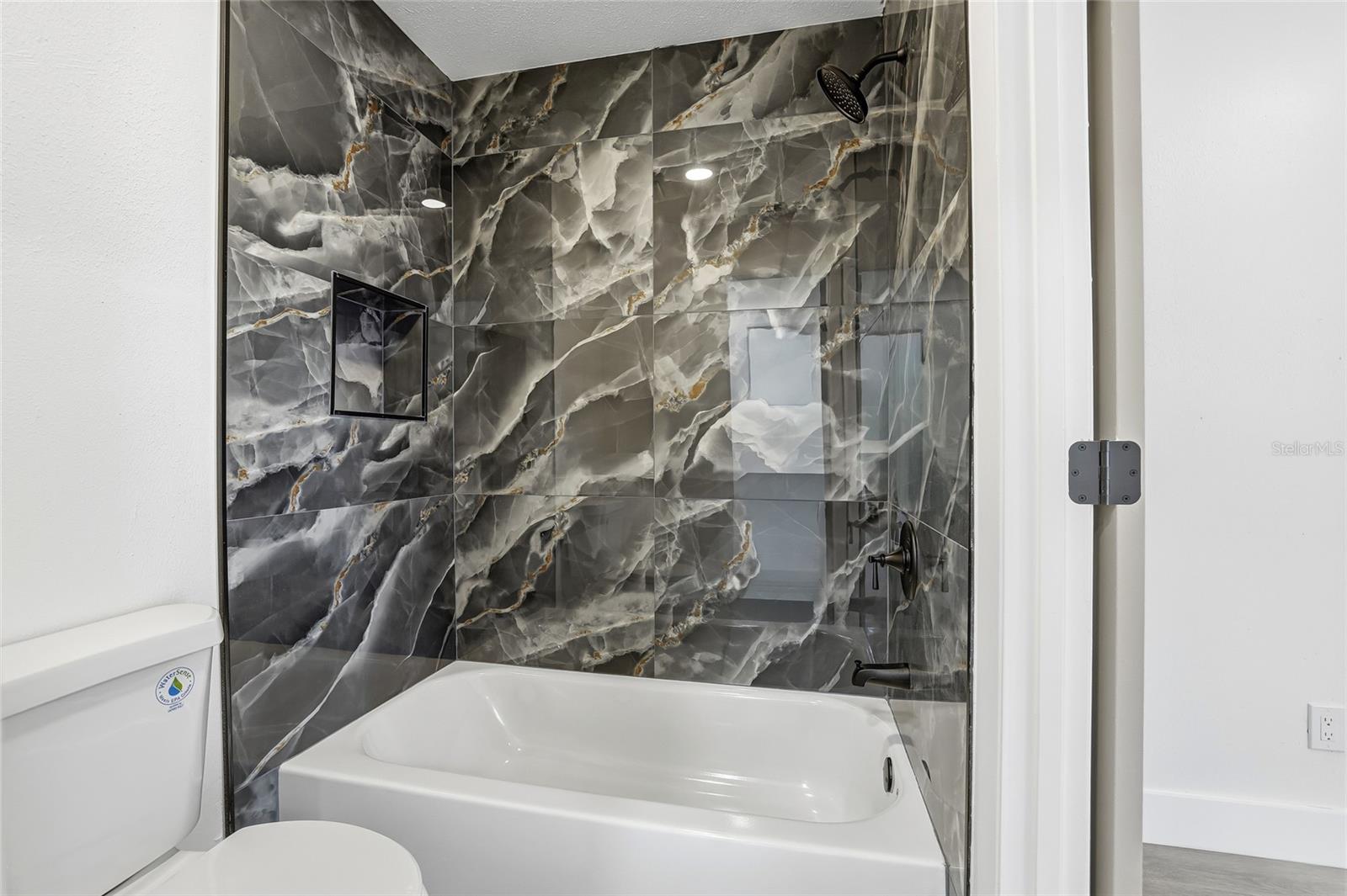 Image 26 of 38 For 9478 Forest Hills Circle