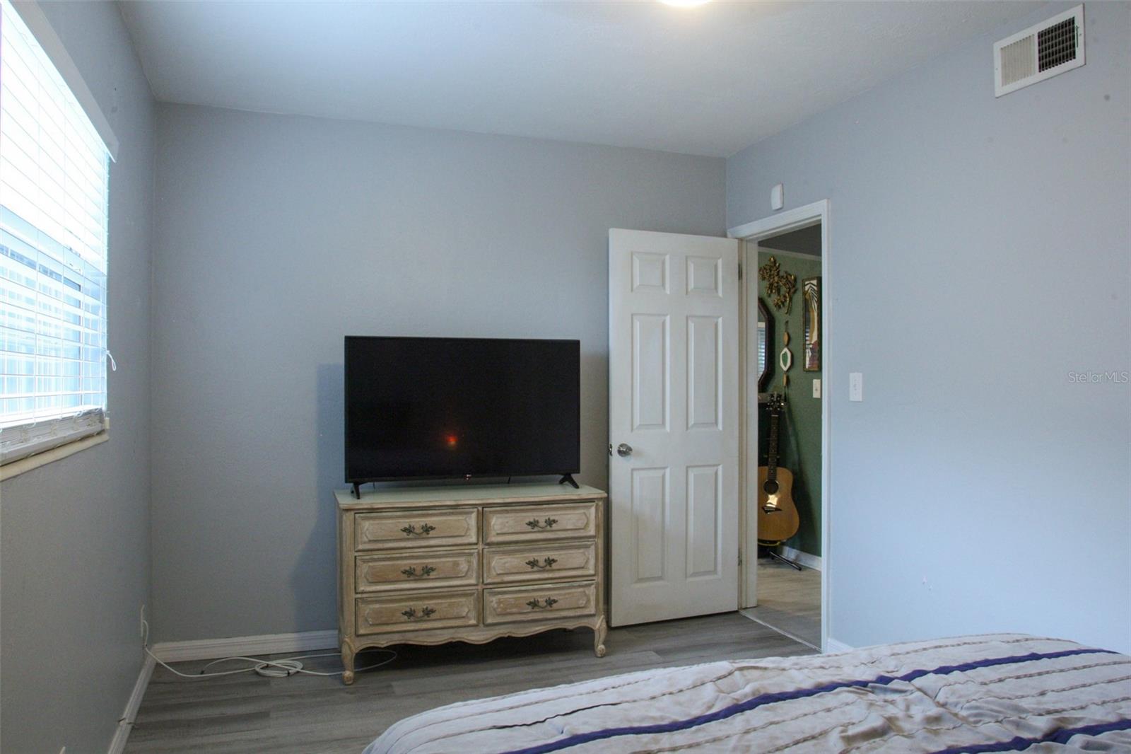 Image 13 of 22 For 5021 37th Avenue N