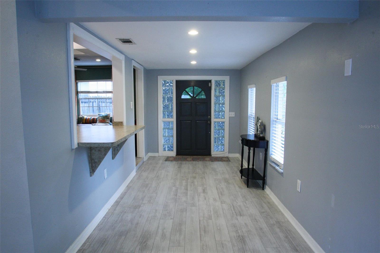 Image 4 of 22 For 5021 37th Avenue N