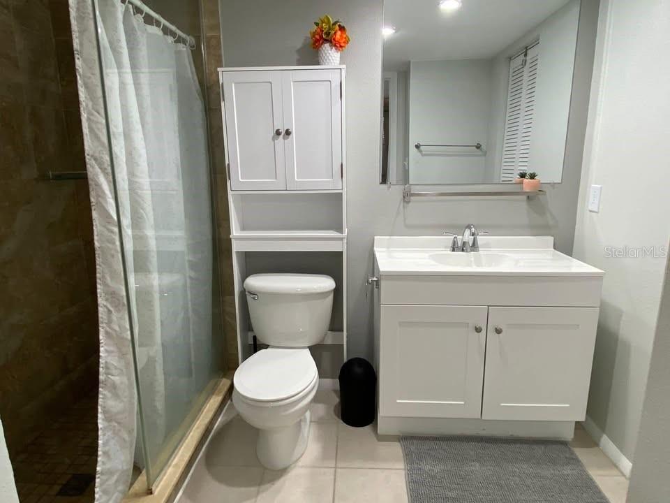 Image 12 of 23 For 701 Madison Avenue 421