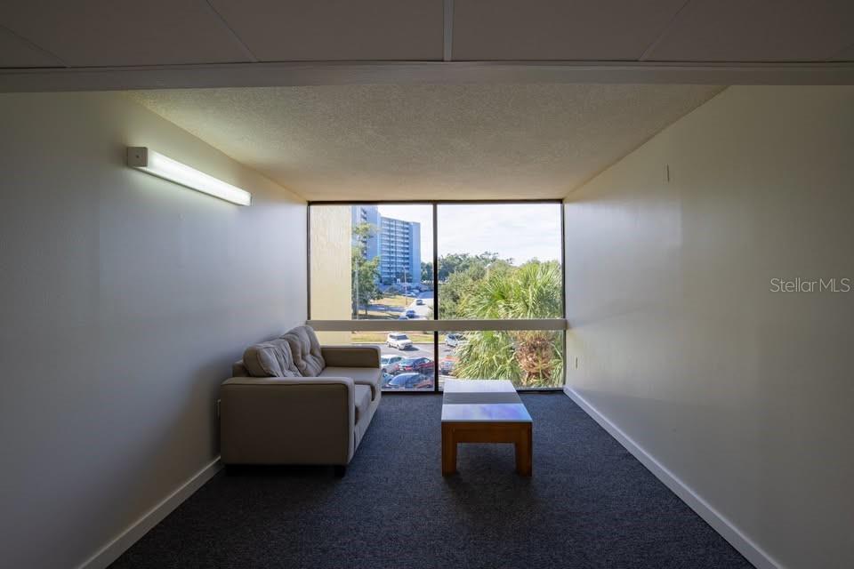 Image 19 of 23 For 701 Madison Avenue 421