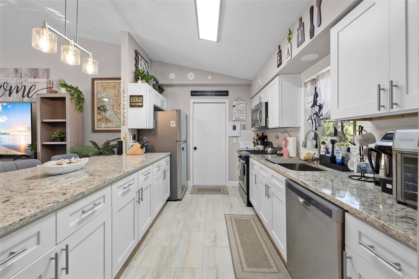 Image 28 of 53 For 1263 Getty Lane