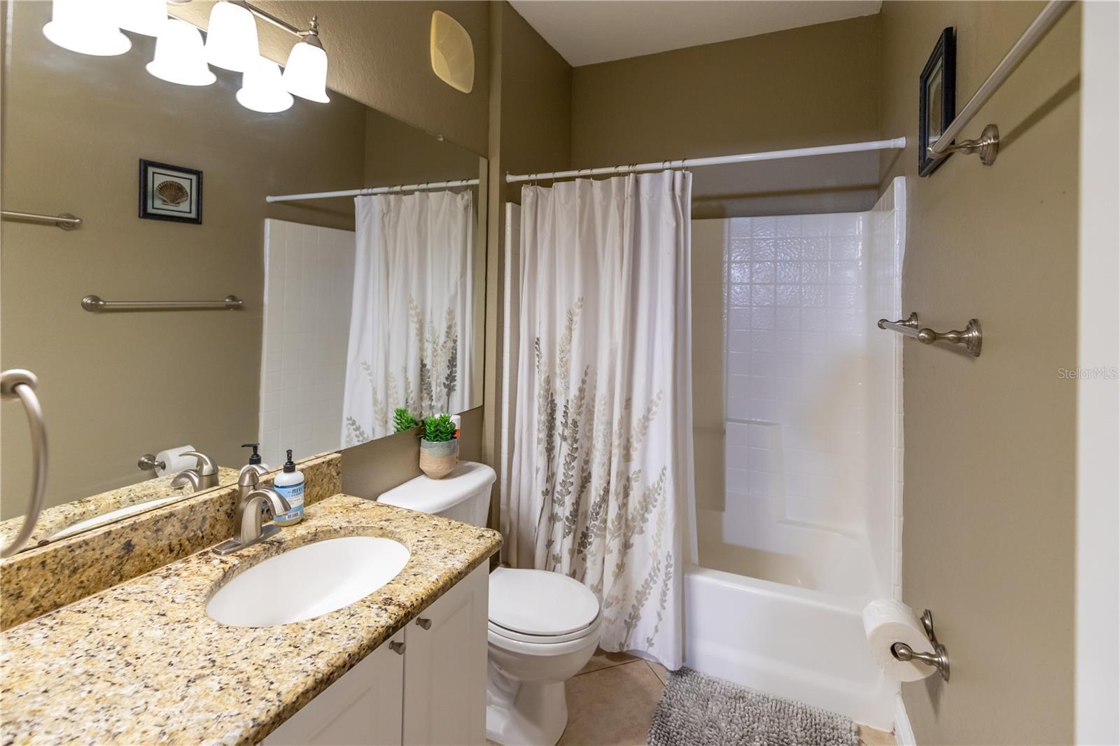 Image 28 of 33 For 2724 Via Murano 639