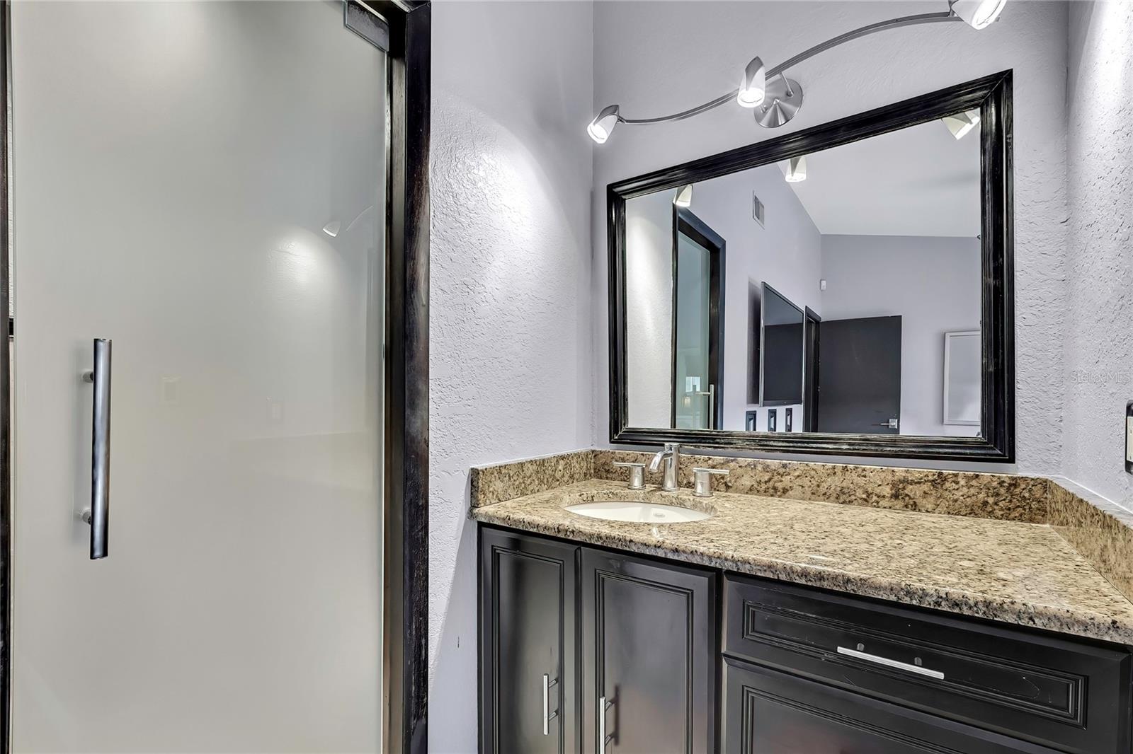 Image 27 of 39 For 3414 Arbor Oaks Court