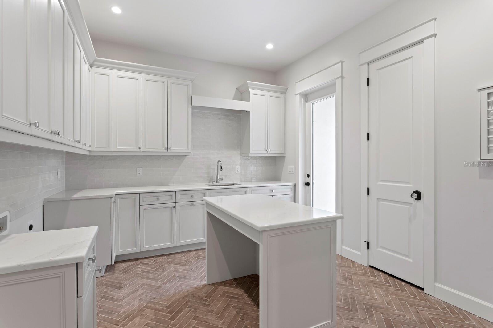 Image 20 of 56 For 4536 Swann Avenue