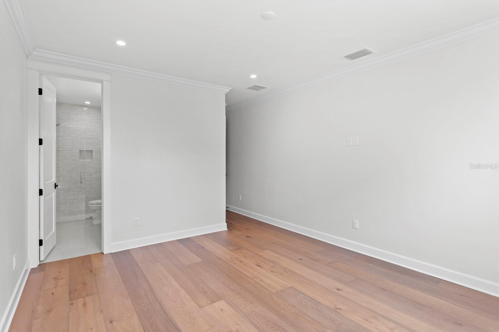 Image 35 of 56 For 4536 Swann Avenue