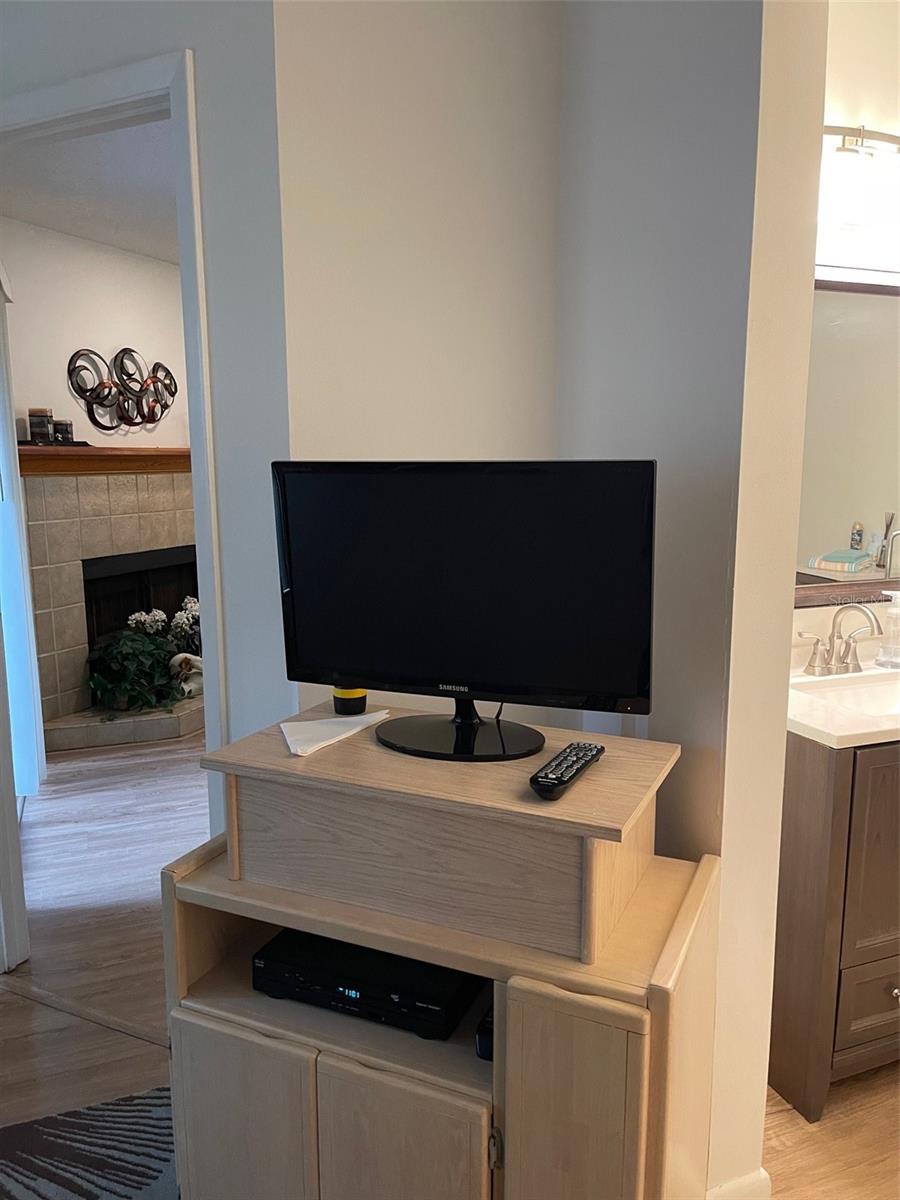 Image 7 of 18 For 2661 Sequoia Terrace 2661