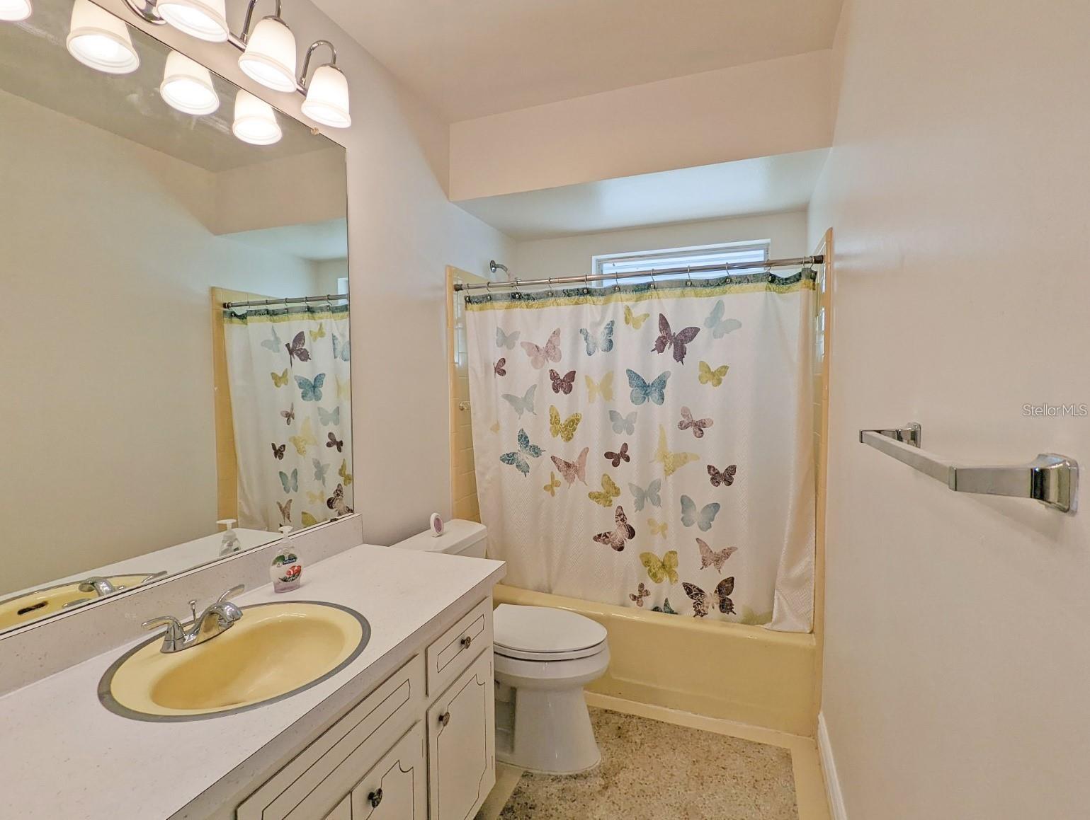 Image 20 of 25 For 18110 Dorman Road