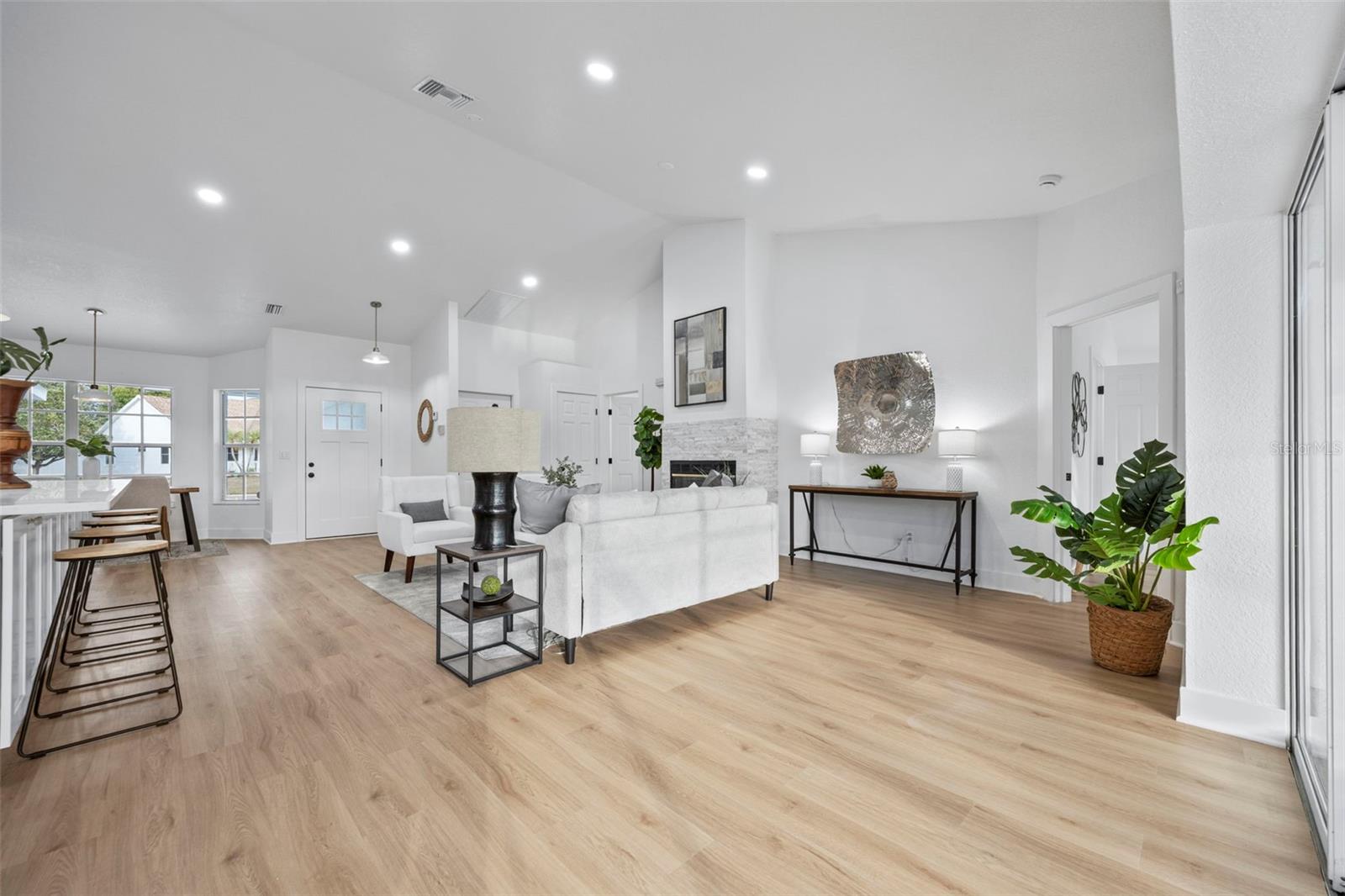 Image 10 of 47 For 4845 26th Court S