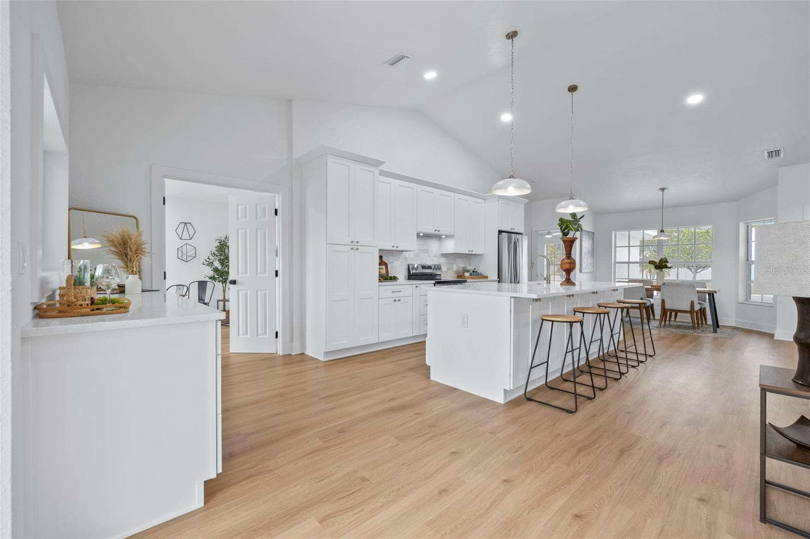 Image 11 of 47 For 4845 26th Court S