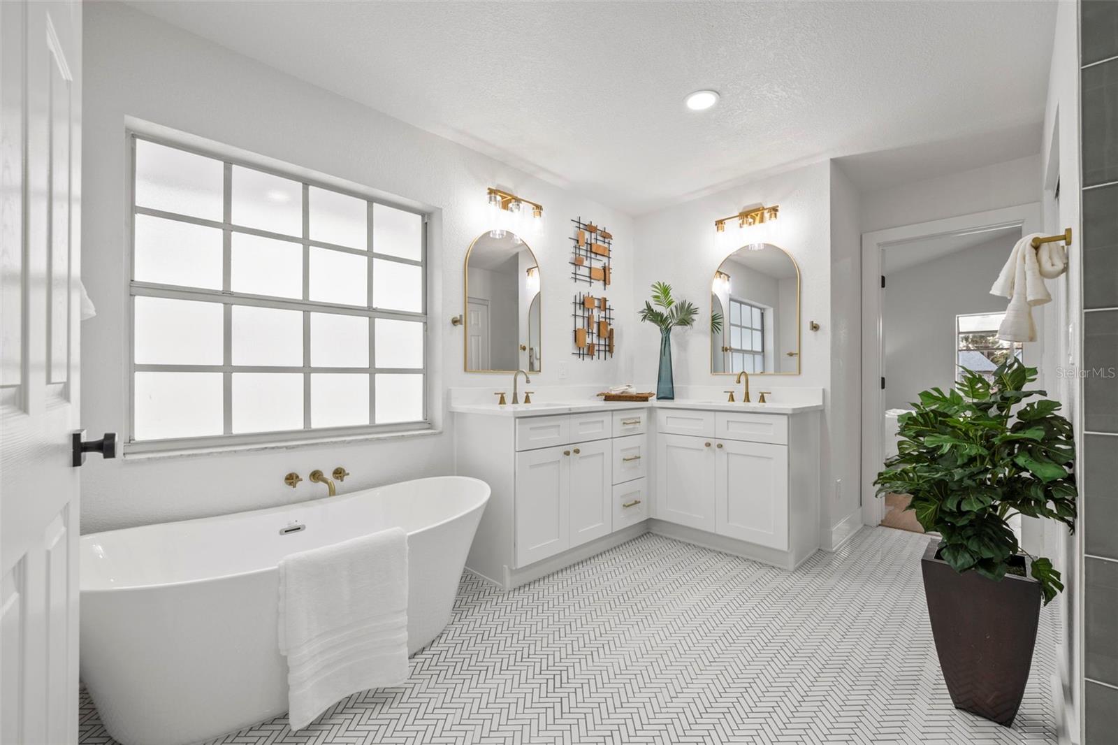 Image 26 of 47 For 4845 26th Court S