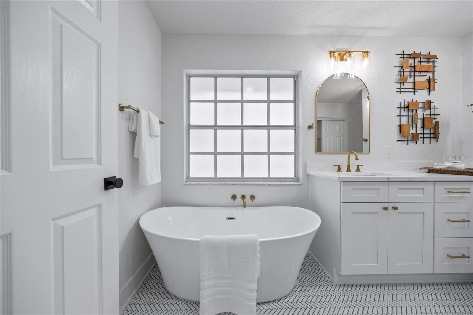 Image 27 of 47 For 4845 26th Court S