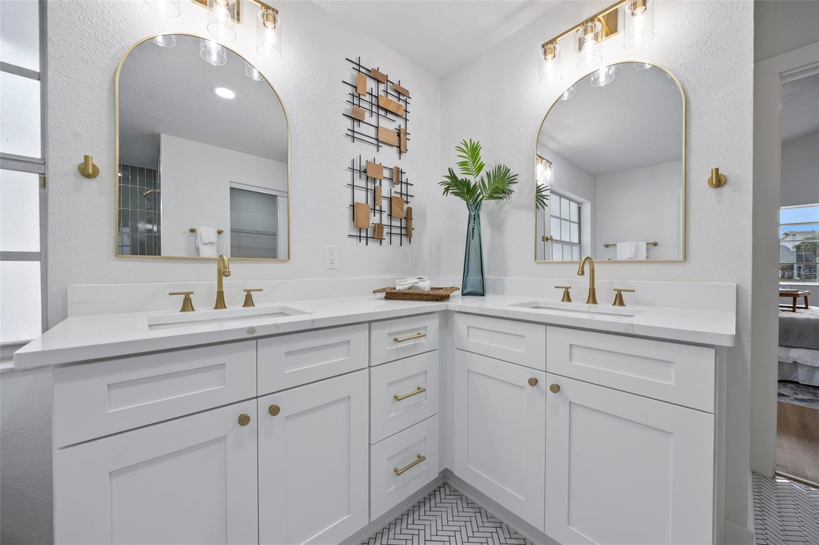 Image 28 of 47 For 4845 26th Court S