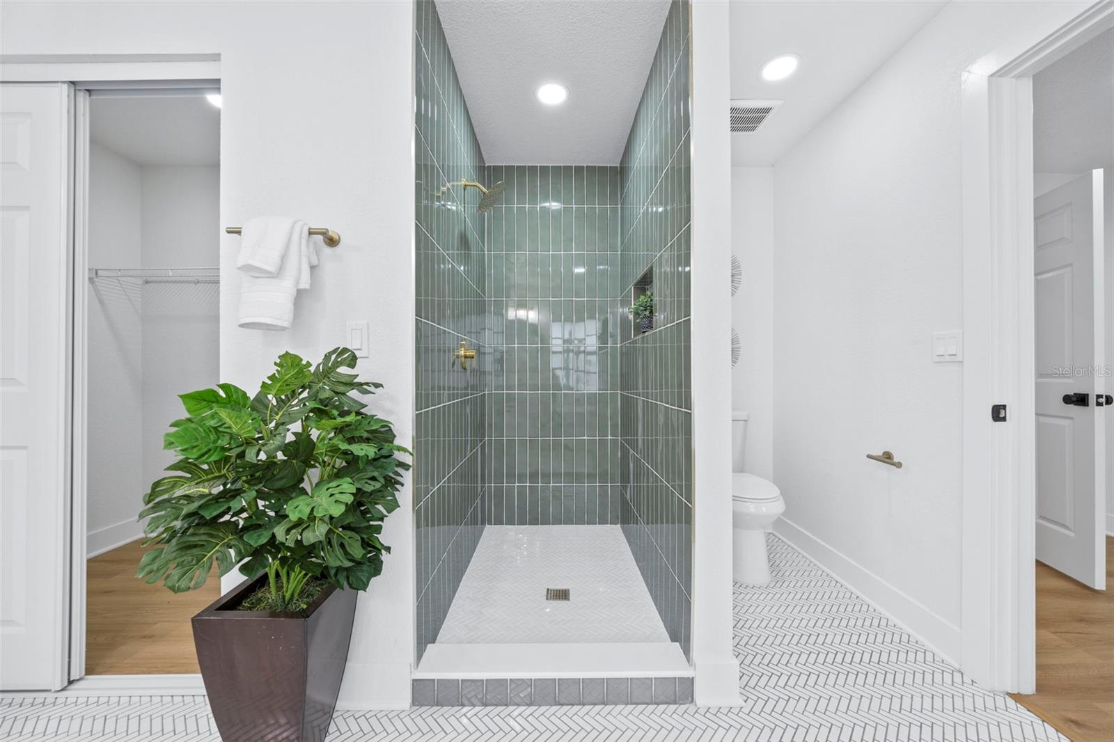 Image 29 of 47 For 4845 26th Court S